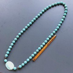 Collana pasta di turchese sferico sfac con centrale in cameo resina annodato