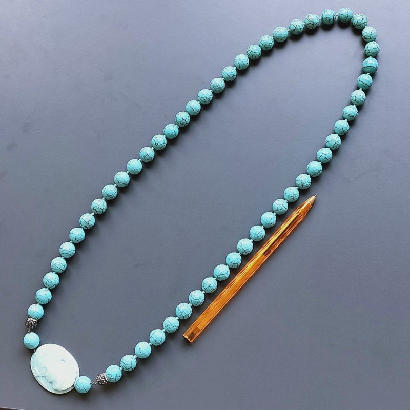 Collana pasta di turchese sferico sfac con centrale in cameo resina annodato