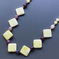 Collana giada limone forme miste con agata viola cilindro liscio annodato