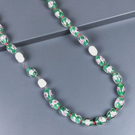 Collana vetro di murano cilindro liscio 12x16 mm con fiore rosa e perle di fiume annodato