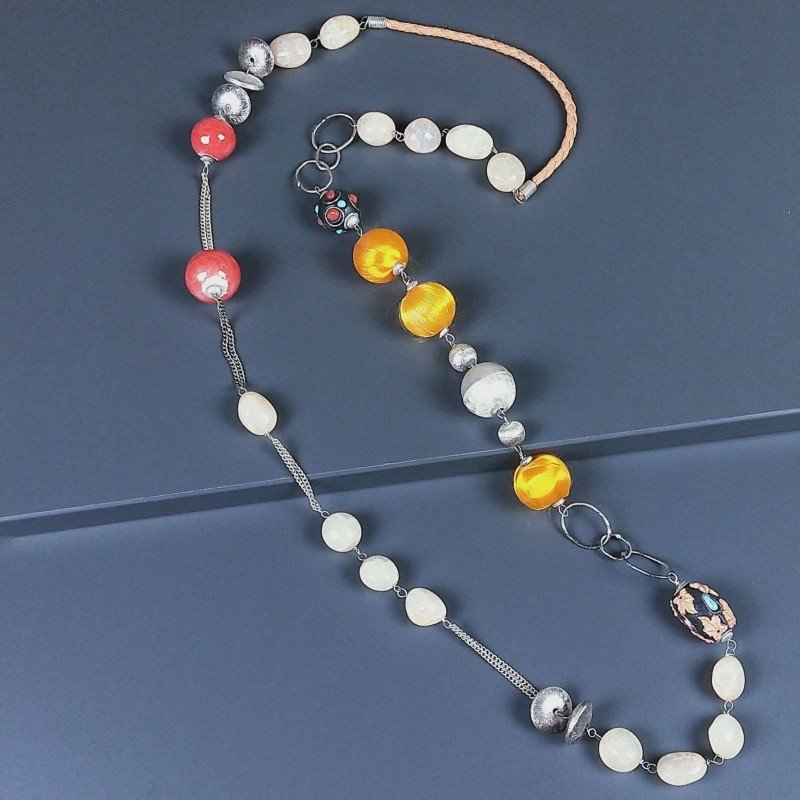 Collana intrecciata con pietre dure miste e ottone argentato 100 cm