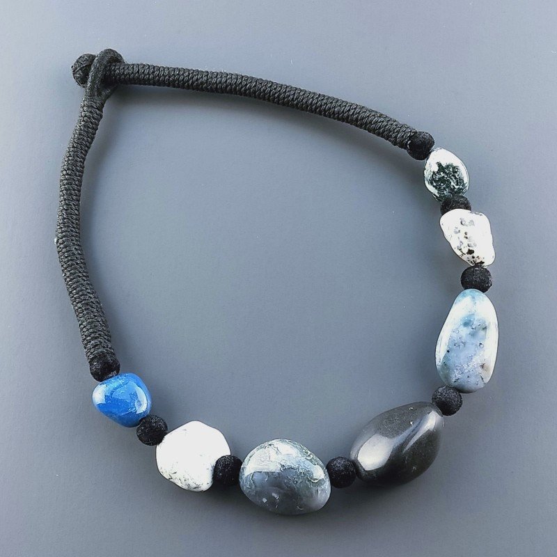 Collana girocollo di seta indiana con sassi aulite liscia