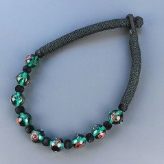Collana girocollo di seta indiana nera con vetro di murano tondo lavorato fiore verde liscio