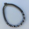 Collana girocollo di seta indiana nera con vetro di murano uovo nero lavorato linee