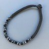 Collana girocollo di seta indiana nera con vetro di murano uovo nero lavorato linee