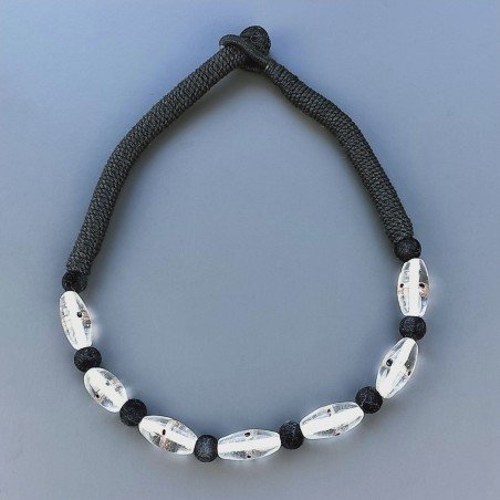 Collana girocollo di seta indiana nera con vetro di murano lavorato riso liscio