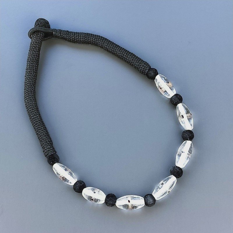 Collana girocollo di seta indiana nera con vetro di murano lavorato riso liscio