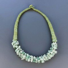 Collana girocollo di seta indiana verde con chips avventurina verde