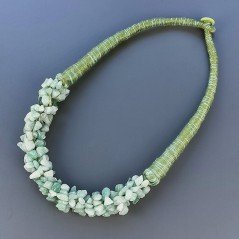 Collana girocollo di seta indiana verde con chips avventurina verde