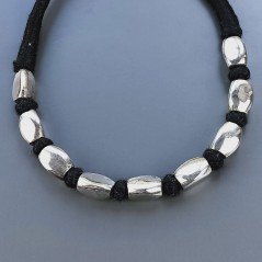 Collana girocollo di seta indiana nera con ottone argentato rettangolare 3 facce liscio 13x18 mm
