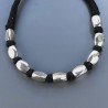Collana girocollo di seta indiana nera con ottone argentato rettangolare 3 facce liscio 13x18 mm