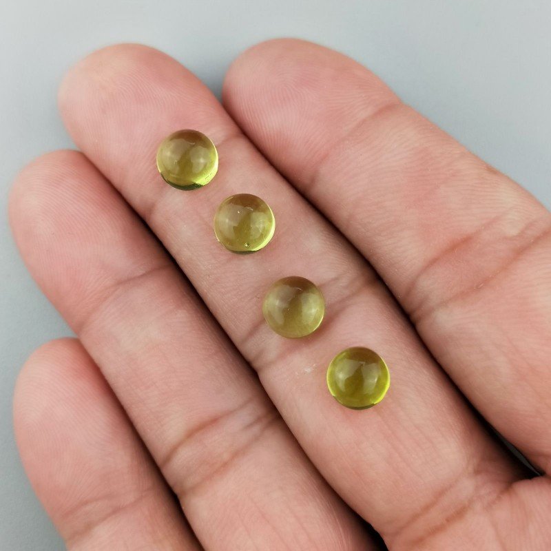 Peridoto Idrotermale Forma Tondo Cabochon Liscio Fatto a Mano 7mm-7,5mm 1pz