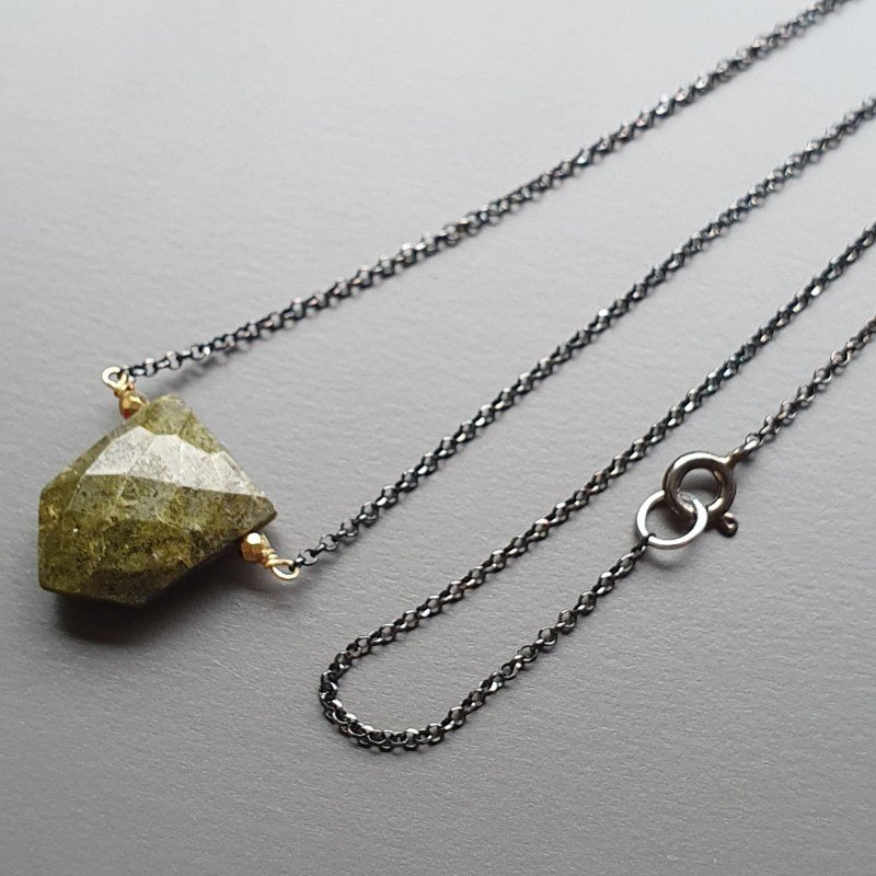 Collana Girocollo Con Catena Brunito Argento 925 E Serpentite Pentagono Gocce Piatte Sfaccettate A mano