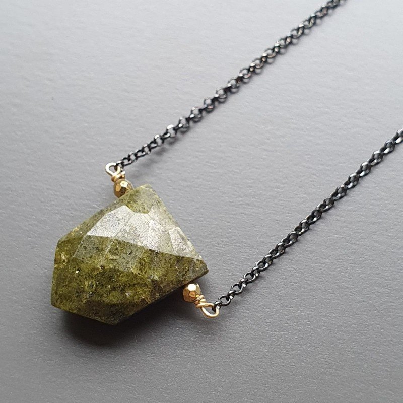 Collana Girocollo Con Catena Brunito Argento 925 E Serpentite Pentagono Gocce Piatte Sfaccettate A mano