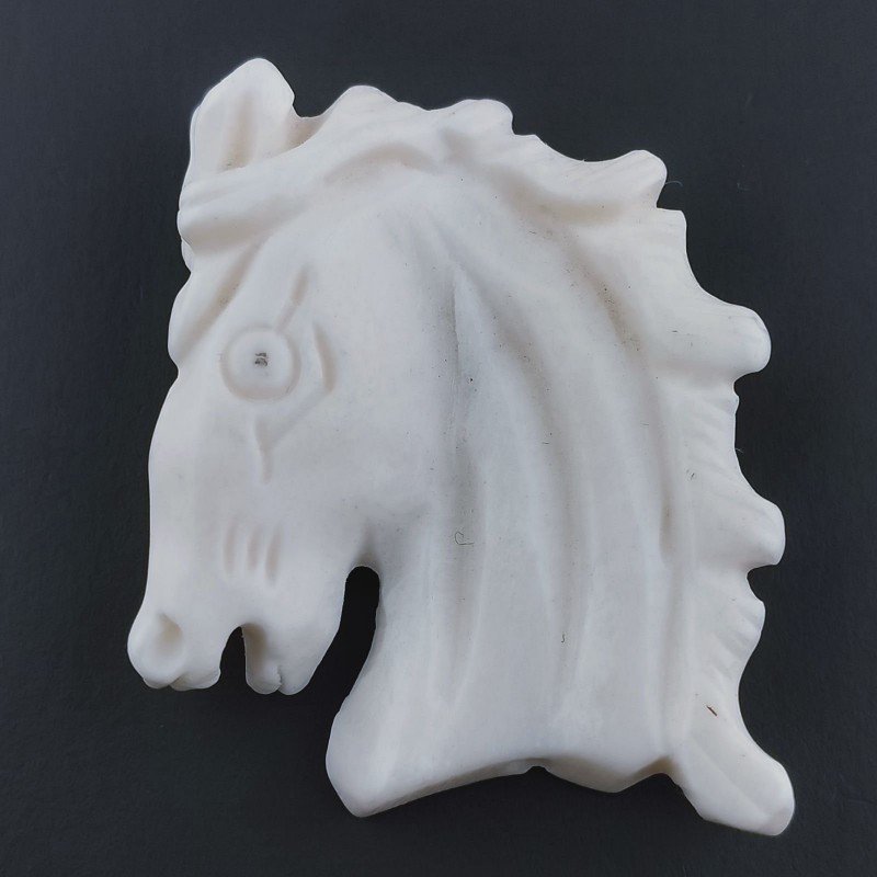 Componente osso bianco forma testa di cavallo 30x35 mm 1pz