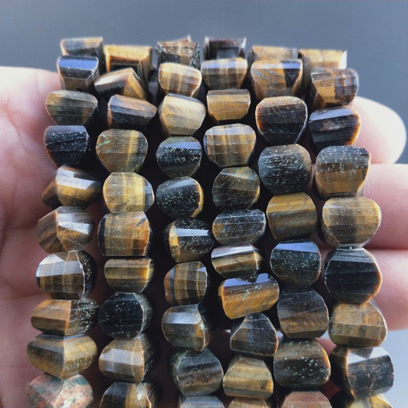 Occhio Di Tigre Naturale in Perline Forma Rondelle Twist Sfaccettato a Mano Foro Passante