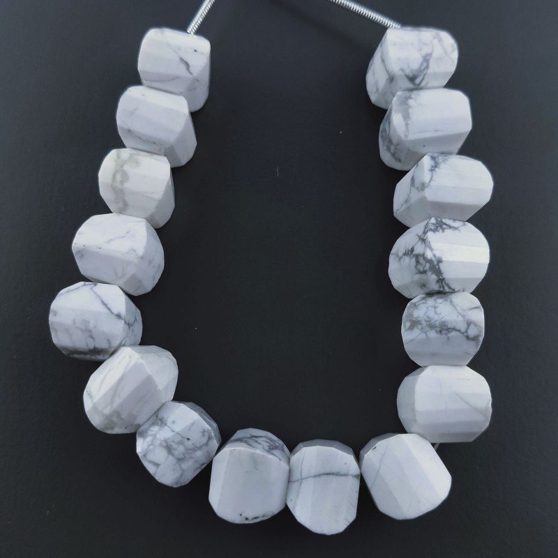 Aulite Bianca Naturale in Perline Forma Rondelle Twist Sfaccettato a Mano Foro Passante Aulite Bianca Naturale in Perline Forma Rondelle Twist Sfaccettato a Mano Foro Passante