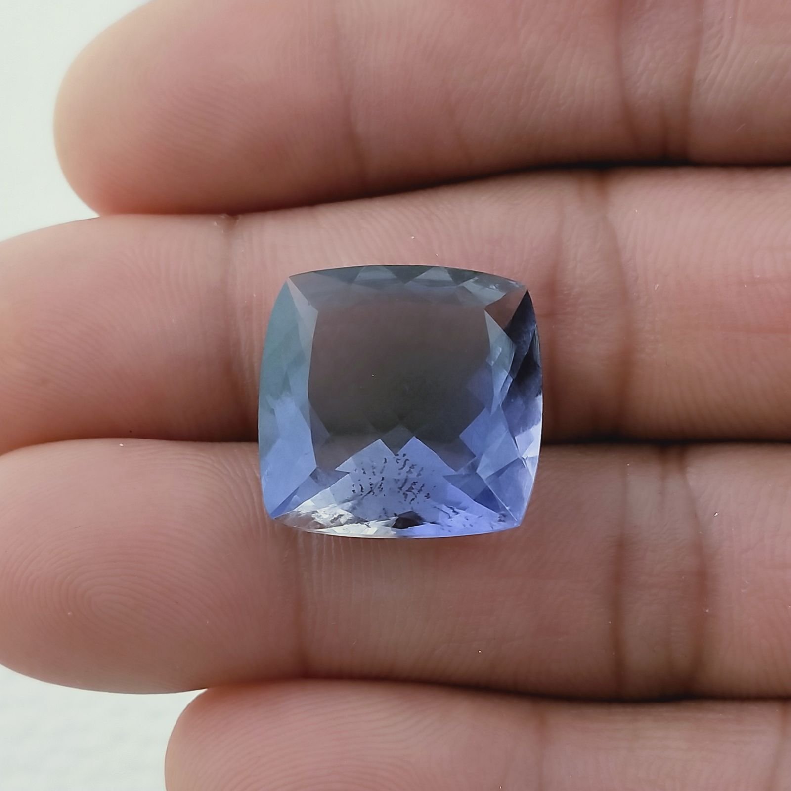 Iolite Naturale Taglio Cuscino Sfaccettata Fatto a Mano Gemma Sciolta 18X18X9,50mm 17,75 Carati 1pz