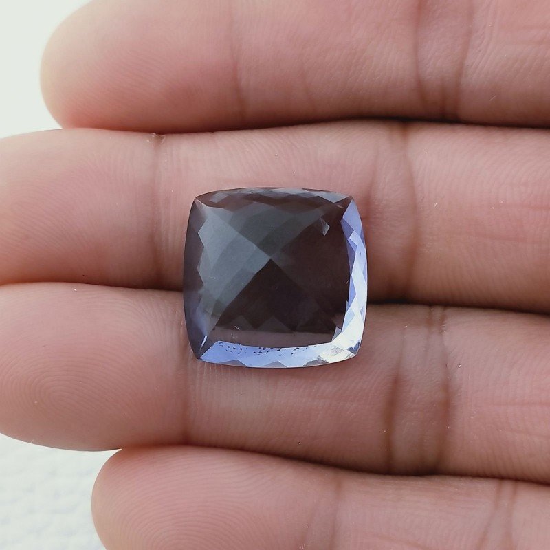 Iolite Naturale Taglio Cuscino Sfaccettata Fatto a Mano Gemma Sciolta 18X18X9,50mm 17,75 Carati 1pz