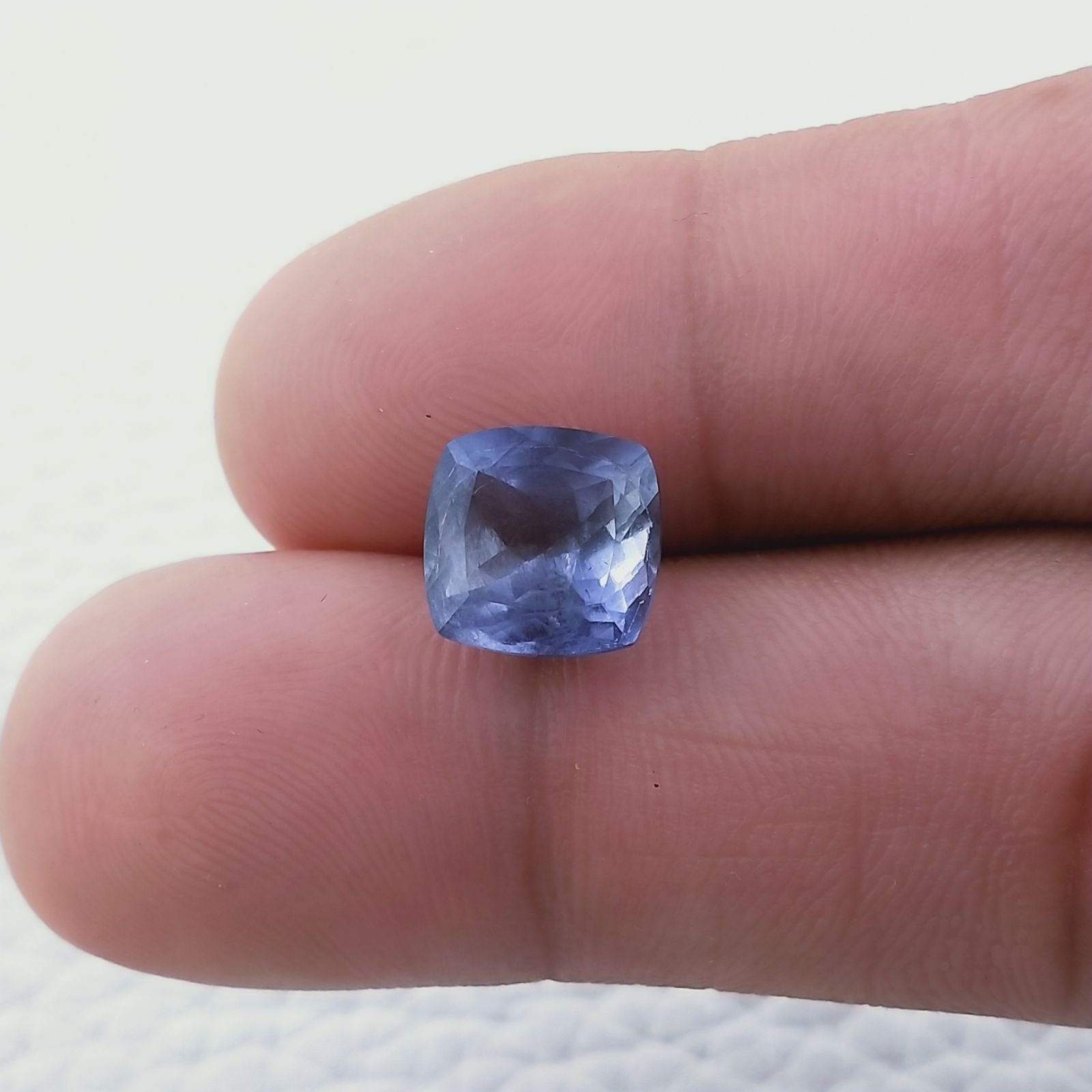 Iolite Naturale Taglio Cuscino Sfaccettata Fatto a Mano Gemma Sciolta 9X9X7mm 3,50 Carati 1pz