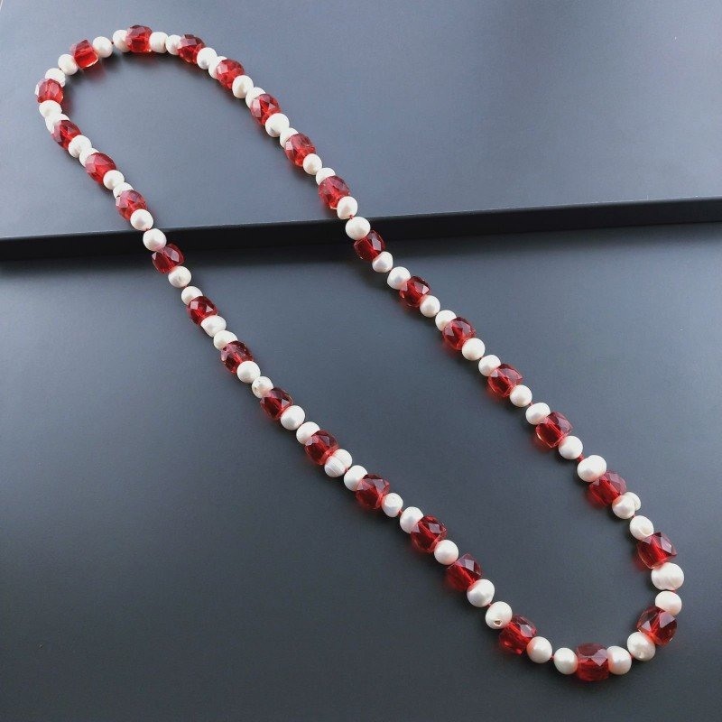 Collana cristallo rosso cilindro sfac 12x9 mm con perle di fiume acqua dolce annodato