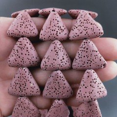 Pietra Lavica Rosso Porpora in Perline Forma Triangolo Piatto Liscio Foro Passante 24mm