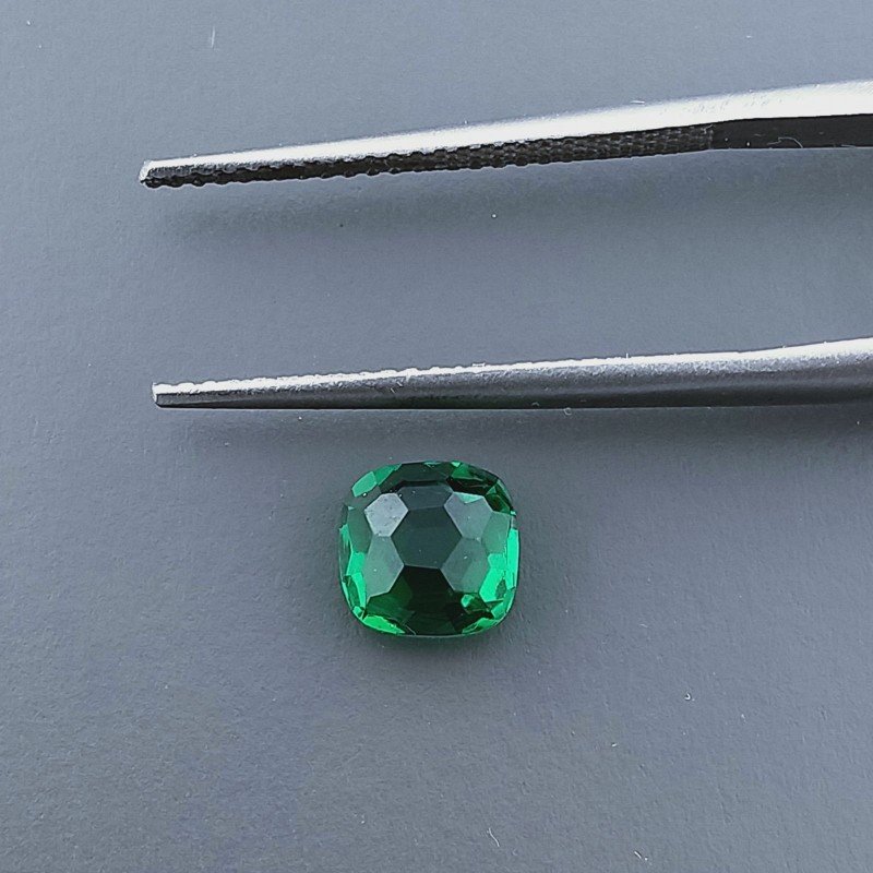 Quarzo Verde Idrotermale Quadrata Briolette Sfaccettato A Mano 6X6X4mm 1,25CT