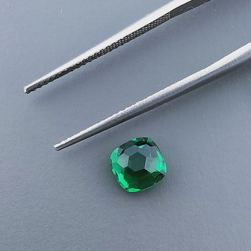 Quarzo Verde Idrotermale Quadrata Briolette Sfaccettato A Mano 6X6X4mm 1,25CT