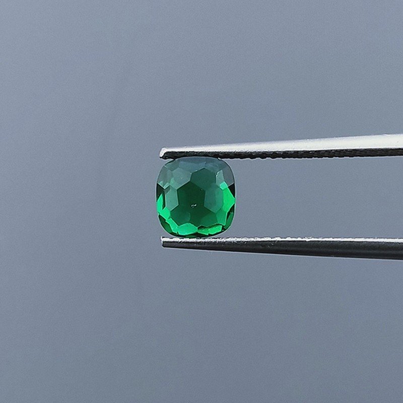 Quarzo Verde Idrotermale Quadrata Briolette Sfaccettato A Mano 6X6X4mm 1,25CT