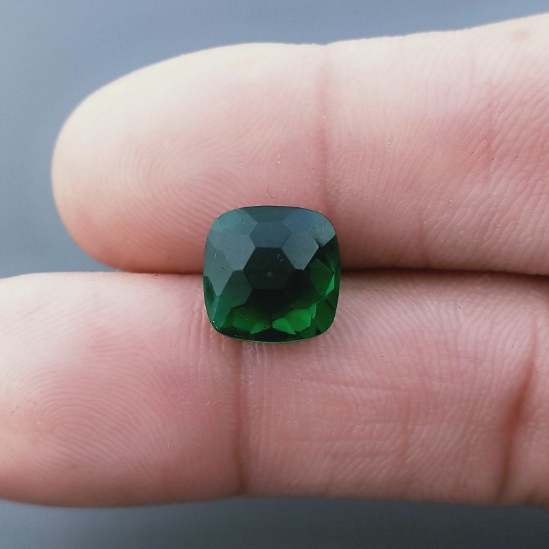 Quarzo Verde Idrotermale Quadrata Briolette Sfaccettato A Mano 10X10X6mm 4,65CT Quarzo Verde Idrotermale Quadrata Briolette Sfaccettato A Mano 10X10X6mm 4,65CT