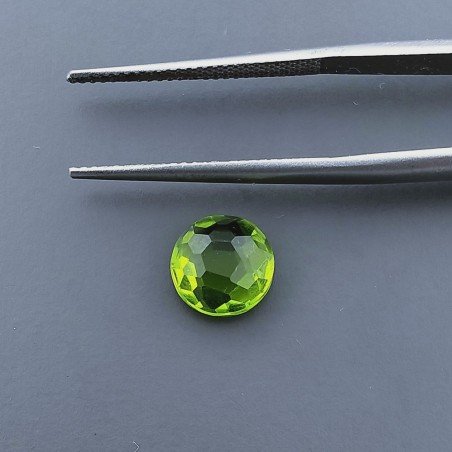 Peridoto Idrotermale Tondo Briolette Sfaccettato A Mano 8X8X4mm 1,80CT