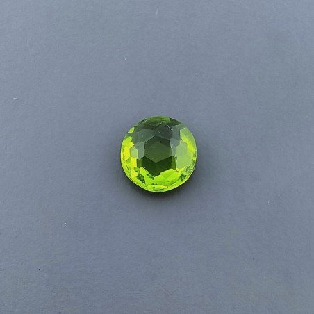 Peridoto Idrotermale Tondo Briolette Sfaccettato A Mano 8X8X4mm 1,80CT