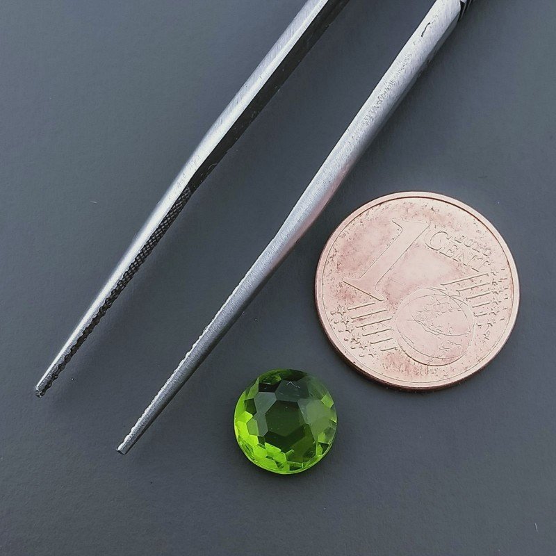 Peridoto Idrotermale Tondo Briolette Sfaccettato A Mano 8X8X4mm 1,80CT Peridoto Idrotermale Tondo Briolette Sfaccettato A Mano 8X8X4mm 1,80CT