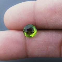 Peridoto Idrotermale Tondo Briolette Sfaccettato A Mano 8X8X4mm 1,80CT Peridoto Idrotermale Tondo Briolette Sfaccettato A Mano 8X8X4mm 1,80CT