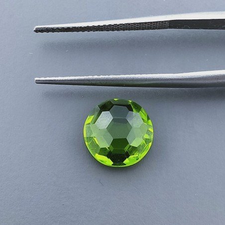Peridoto Idrotermale Tondo Briolette Sfaccettato A Mano 10X10X5mm 3,65CT