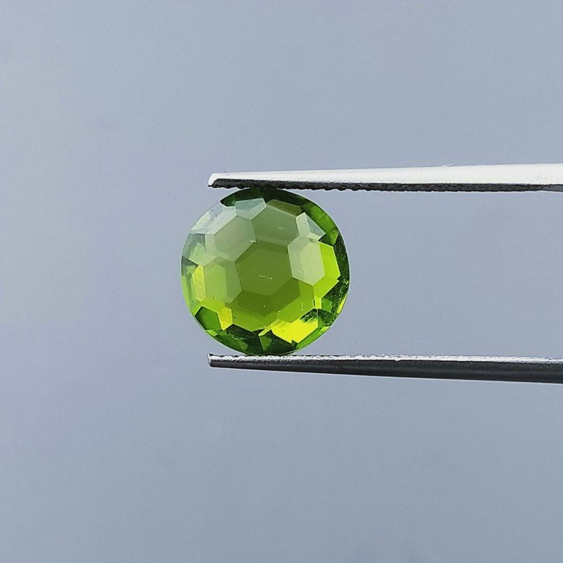 Peridoto Idrotermale Tondo Briolette Sfaccettato A Mano 10X10X5mm 3,65CT