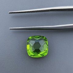 Peridoto Idrotermale Quadrata Briolette Sfaccettato A Mano 10X10X5-6mm 3,55CT