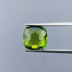 Peridoto Idrotermale Quadrata Briolette Sfaccettato A Mano 10X10X5-6mm 3,55CT