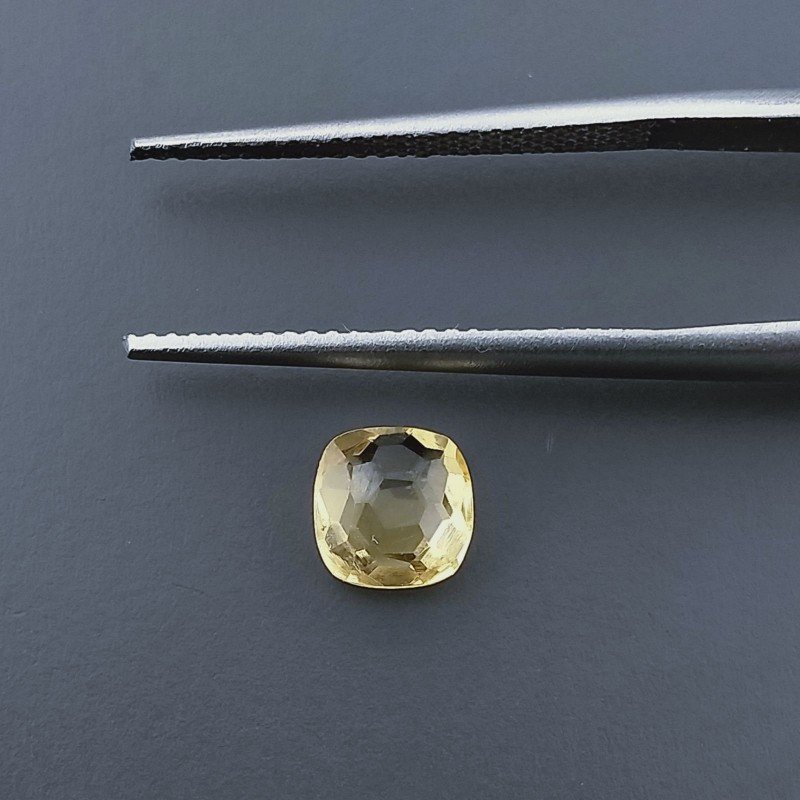 Quarzo Citrino Idrotermale Quadrata Briolette Sfaccettato A Mano 6X6X4mm 1CT