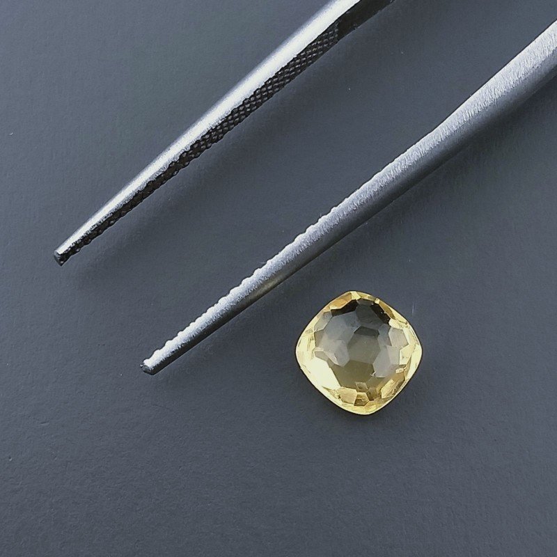 Quarzo Citrino Idrotermale Quadrata Briolette Sfaccettato A Mano 6X6X4mm 1CT
