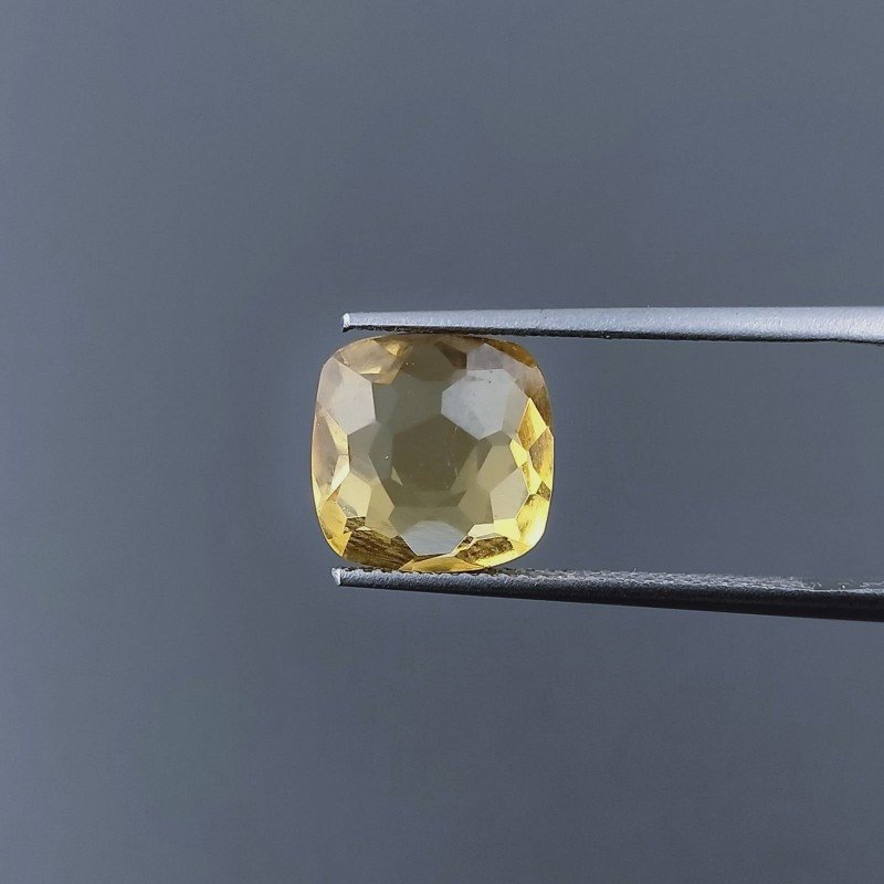 Quarzo Citrino Idrotermale Quadrata Briolette Sfaccettato A Mano 10X10X5mm 4,40CT