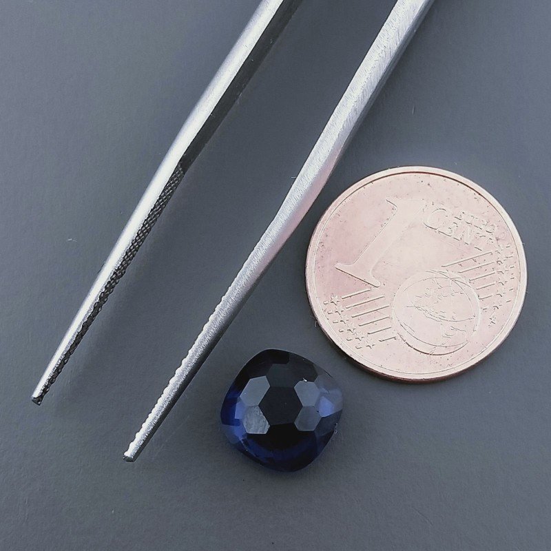 Zaffiro Idrotermale Quadrata Briolette Sfaccettato A Mano 8X8X5mm 2,45CT Zaffiro Idrotermale Quadrata Briolette Sfaccettato A Mano 8X8X5mm 2,45CT
