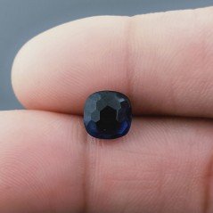 Zaffiro Idrotermale Quadrata Briolette Sfaccettato A Mano 8X8X5mm 2,45CT Zaffiro Idrotermale Quadrata Briolette Sfaccettato A Mano 8X8X5mm 2,45CT