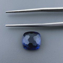 Zaffiro Idrotermale Quadrata Briolette Sfaccettato A Mano 10X10X5mm 4CT