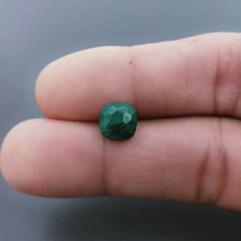 Malachite (A) Quadrata Briolette Sfaccettato A Mano 8X8X5mm 3,90CT