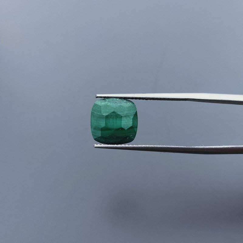 Malachite (A) Quadrata Briolette Sfaccettato A Mano 10X10X6mm 7CT