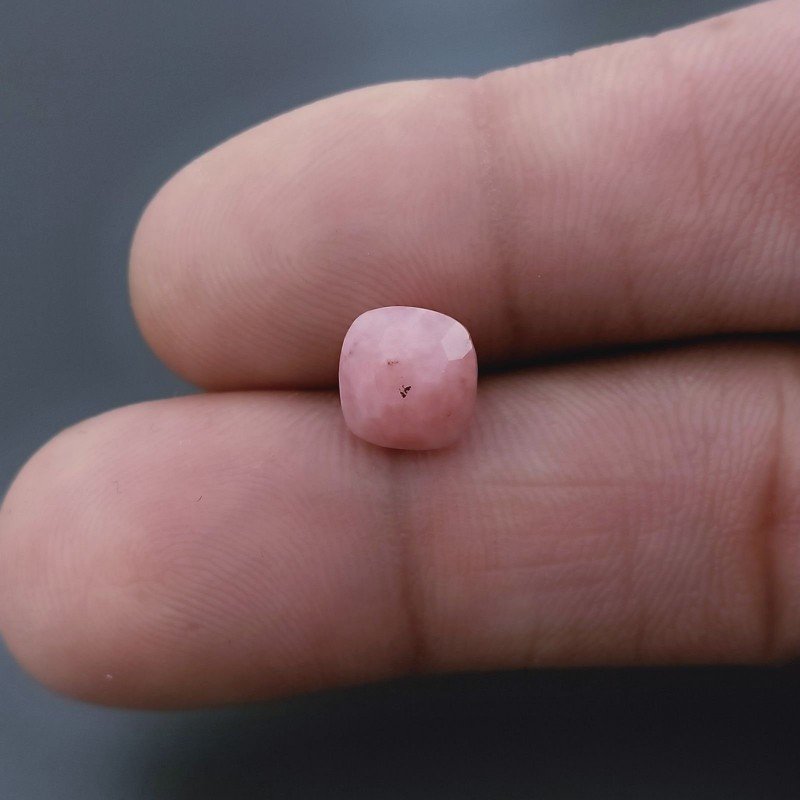 Opale Rosa (AA) Quadrata Briolette Sfaccettato A Mano 8X8X4mm 1,65CT