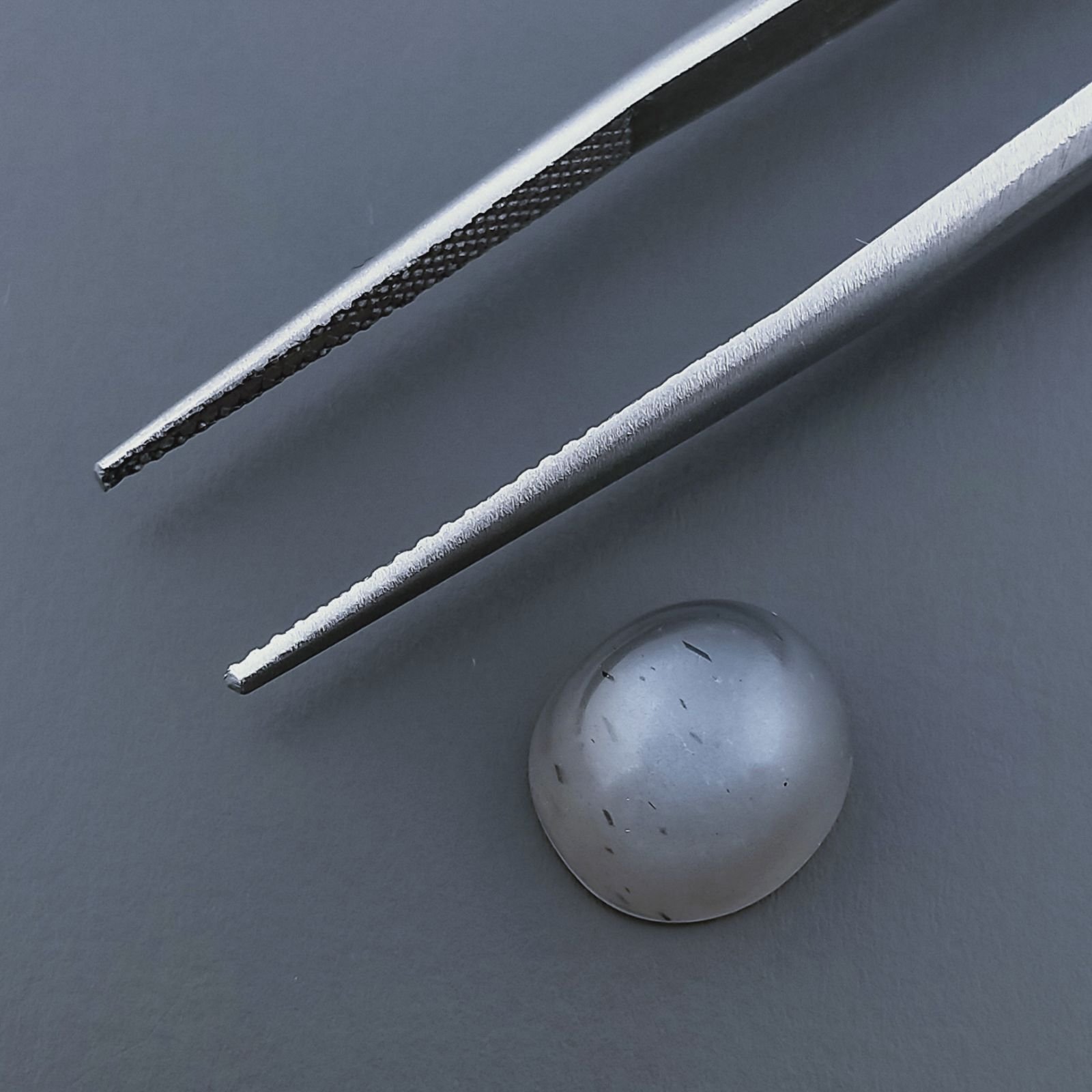 Pietra Di Luna Grigia Naturale Forma Ovale Piatto Cabochon Liscio Fatto a Mano 12X9X5mm 4,80 Carati 1pz