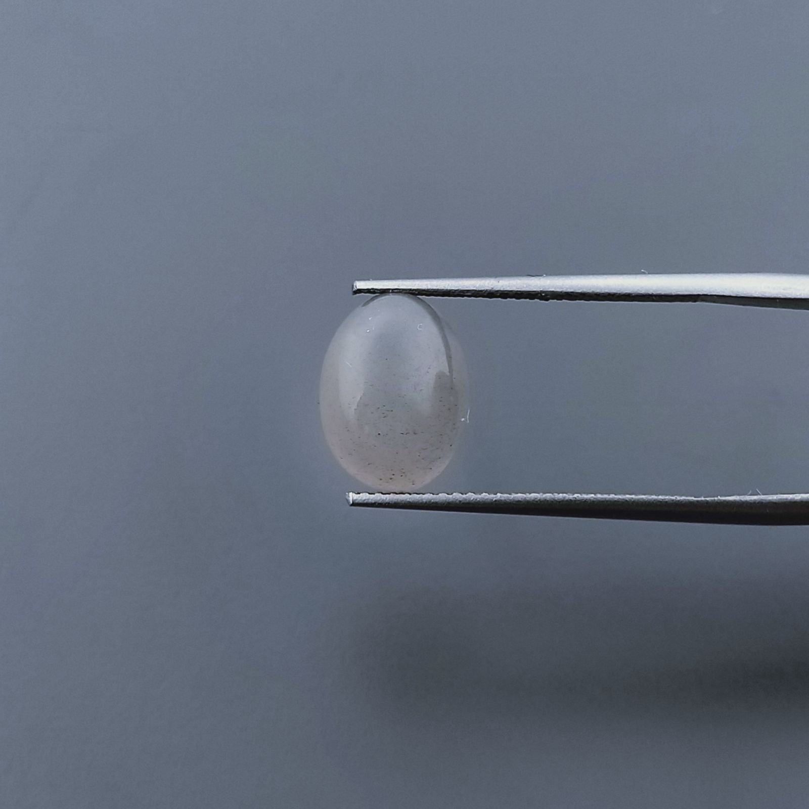 Pietra Di Luna Grigia Naturale Forma Ovale Piatto Cabochon Liscio Fatto a Mano 11X8X6mm 4,80 Carati 1pz