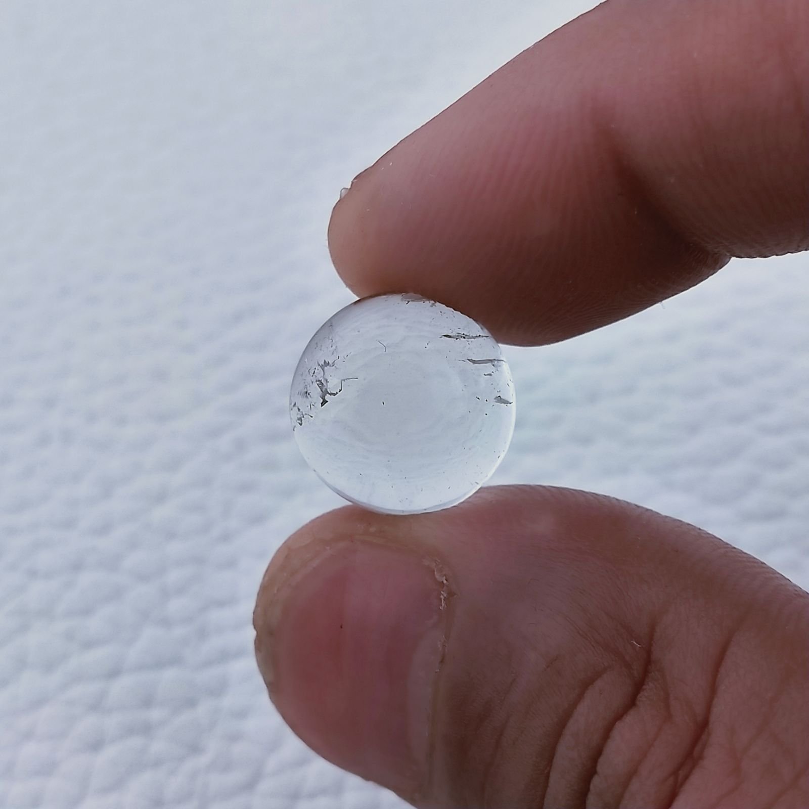 Cristallo Di Rocca Naturale Forma Tondo Piatto Cabochon Liscio Fatto a Mano 13X13X8mm 12,85 Carati 1pz